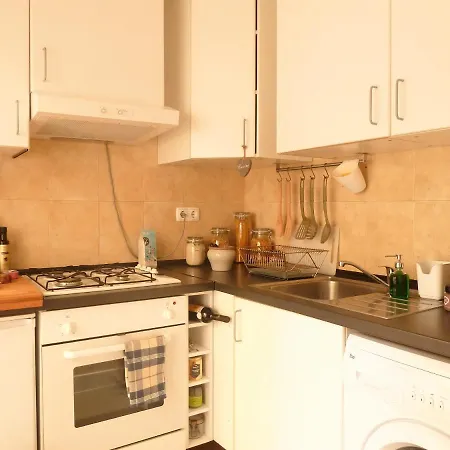 Charming Garden Duplex Historic Centre Lisboa