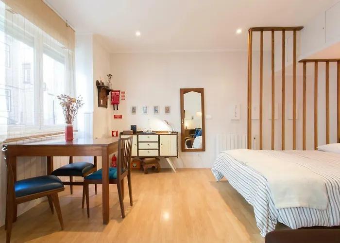 Lägenhet Charming Garden Duplex Historic Centre