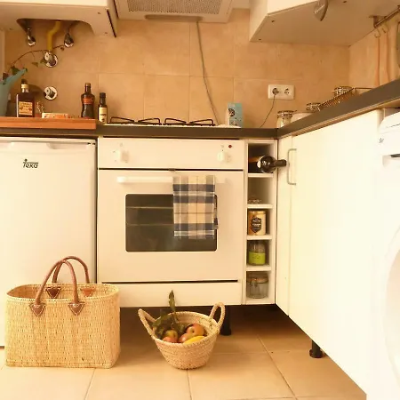 Charming Garden Duplex Historic Centre Лісабон